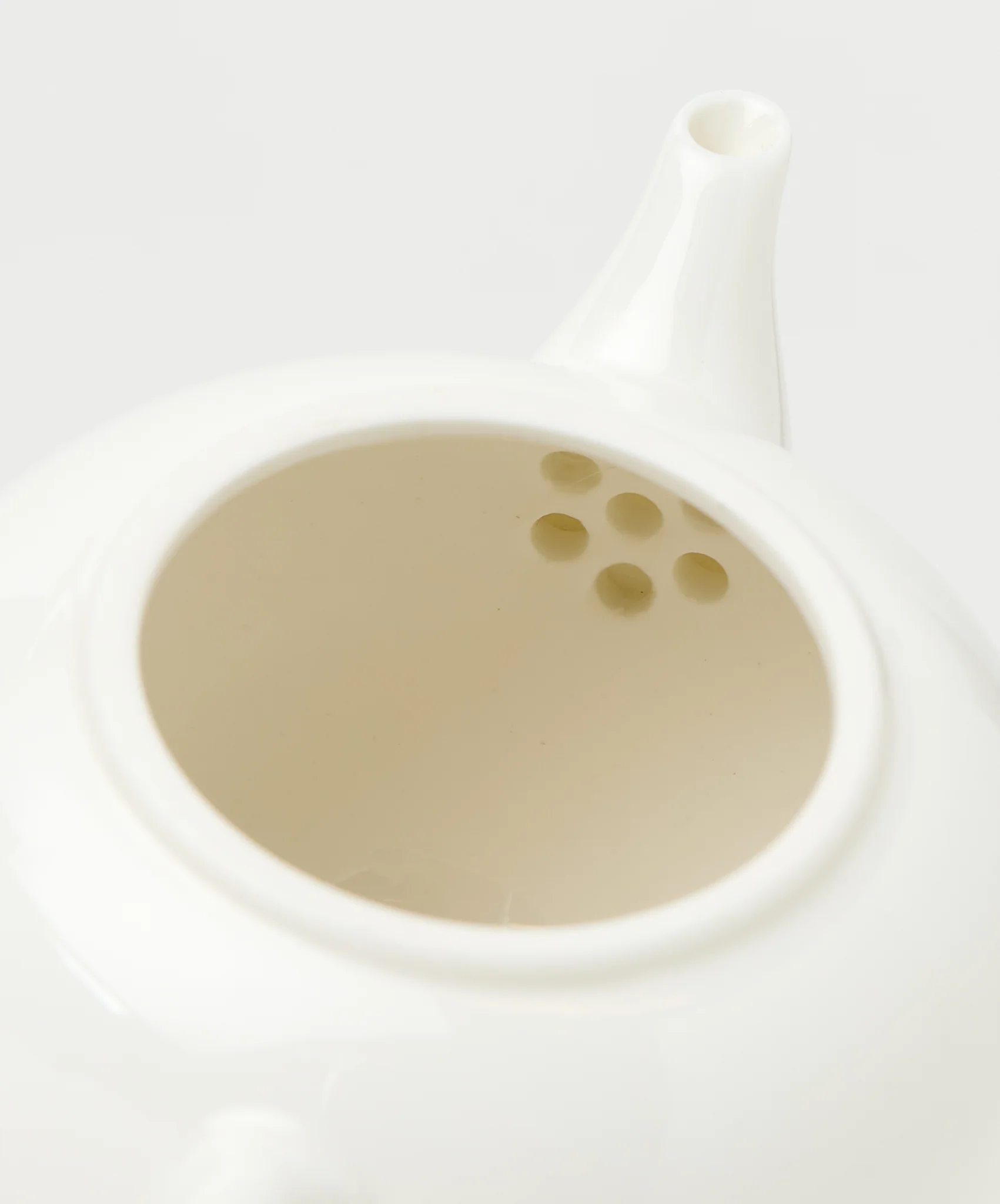 Porcelain Teapot - Image 3